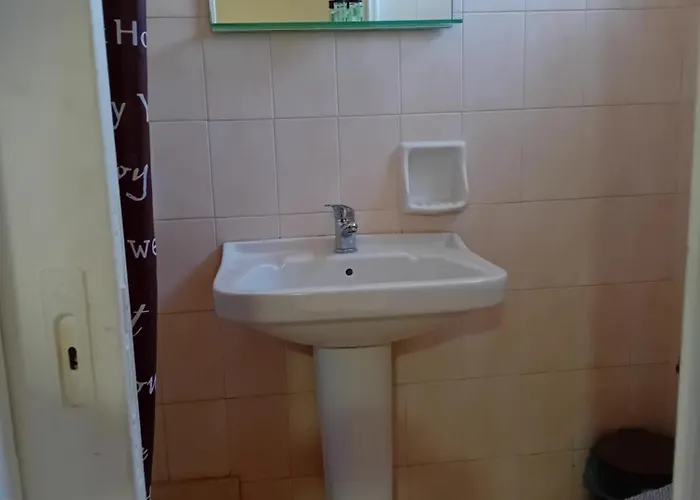 Petros To Let 农家乐